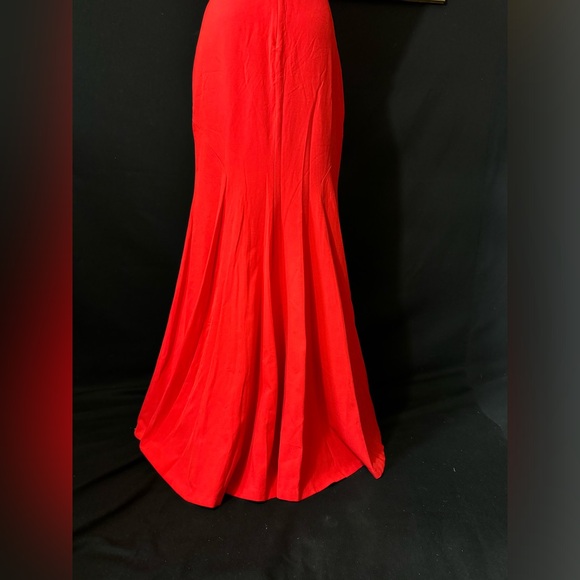 Red Dress - Picture 8 of 13